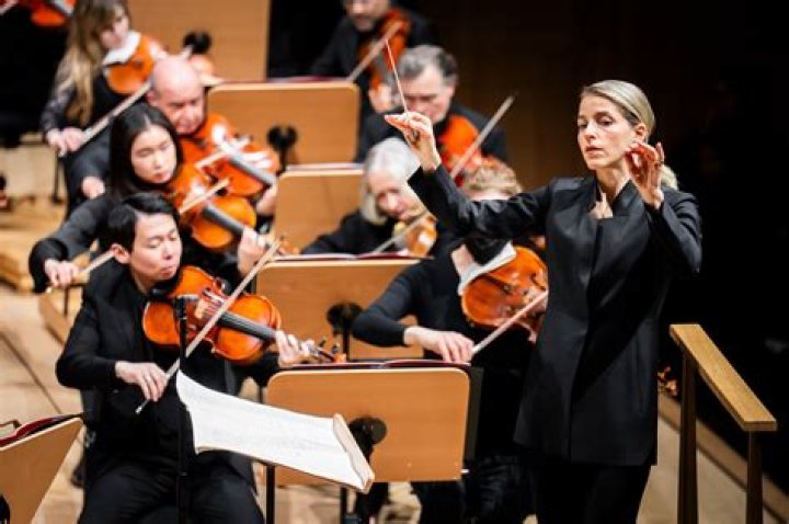 Karina Canellakis Bio, Wiki, Age, Height, Husband, Kids, Conductor and Net Worth |